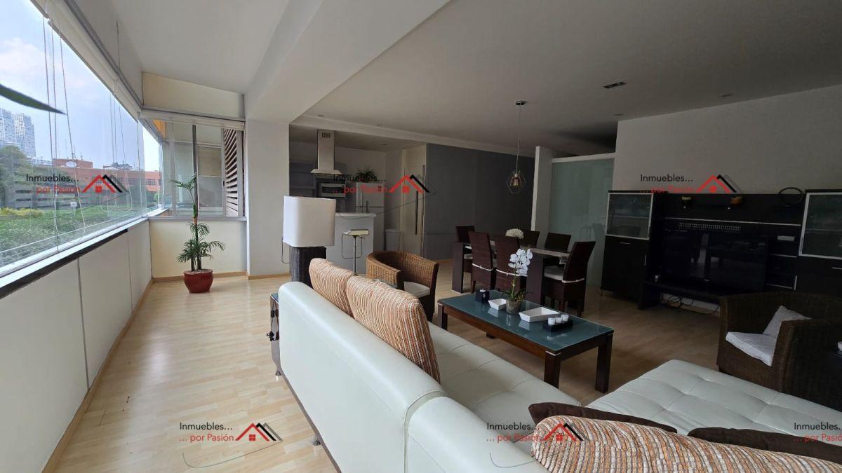 Estancia con ventanal de un departamento en Santa Fe